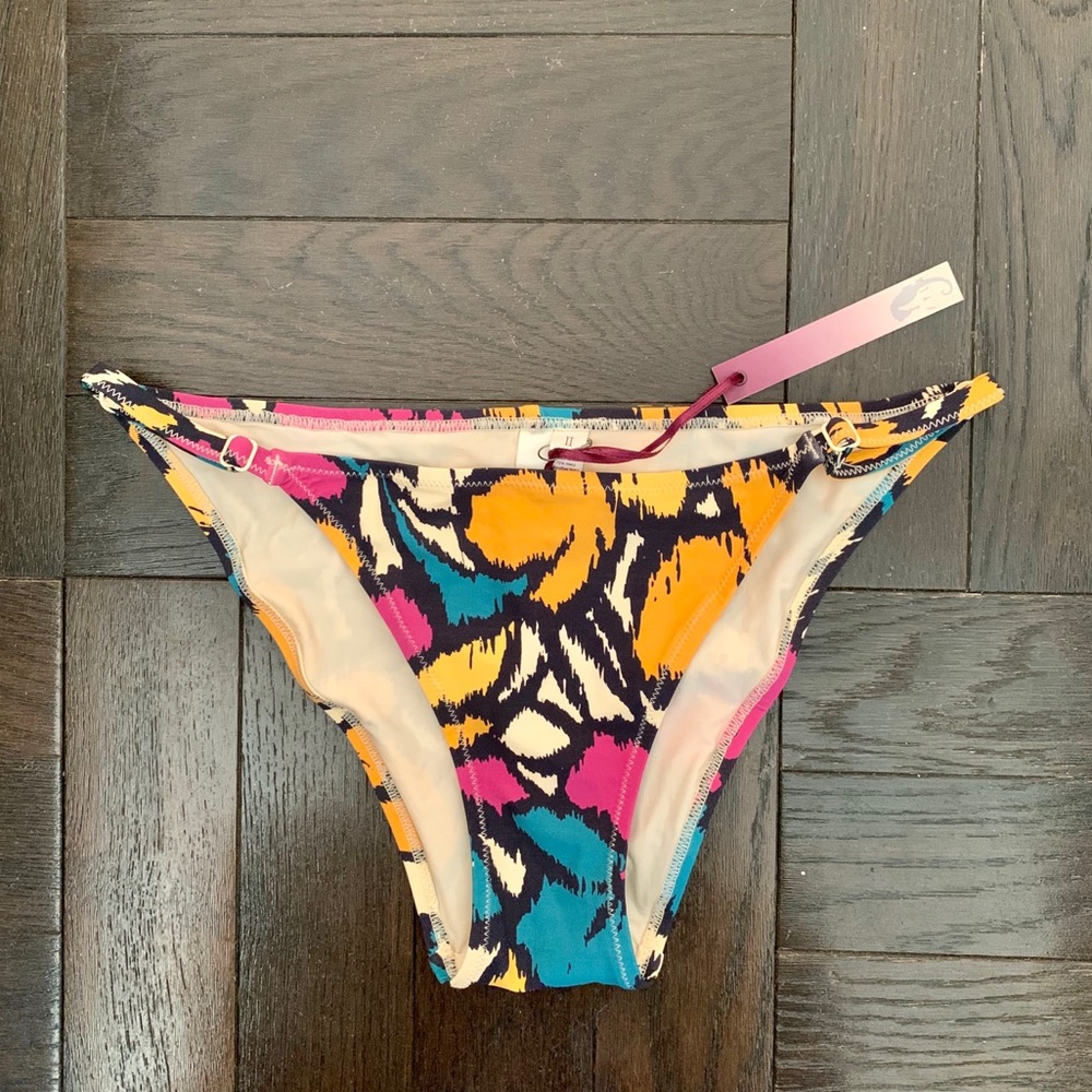 3/$30- Luxury brand Syla by Sylvie Cachay Ikat Printed Bikini Bottom